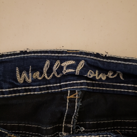 Wallflower Jean's Size 5 - Picture 5 of 8